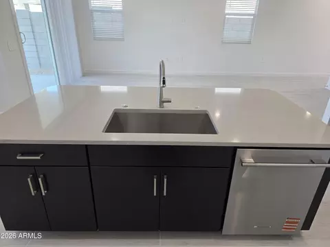 Kitchen - 9750 S 12th St S, Phoenix, AZ 85042 photo 4 of 5