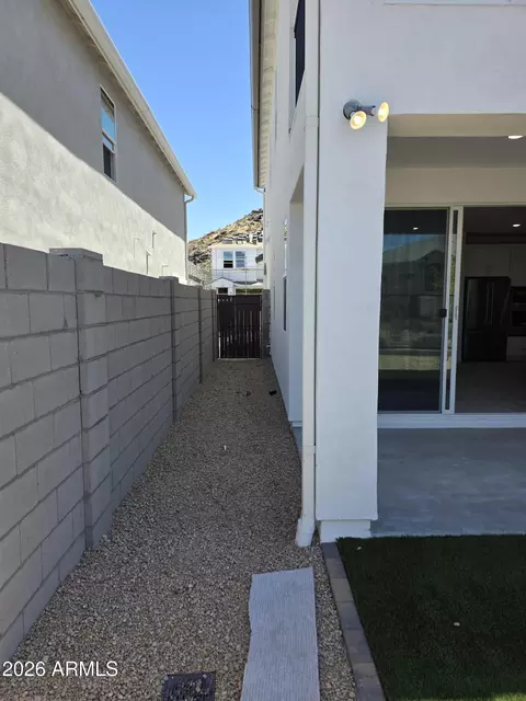 Exterior - 9750 S 12th St S, Phoenix, AZ 85042 photo 4 of 15