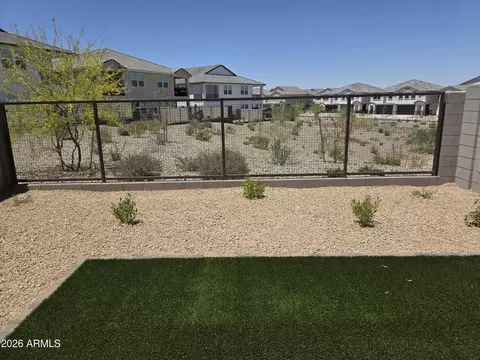 Exterior - 9750 S 12th St S, Phoenix, AZ 85042 photo 6 of 15