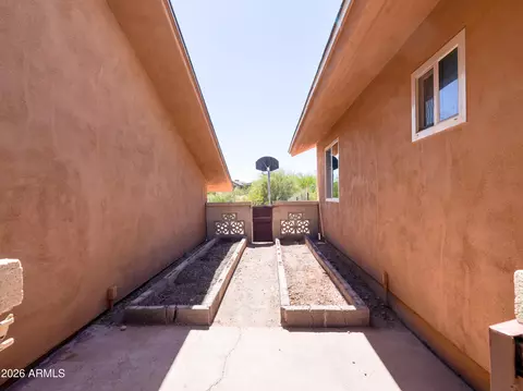Exterior - 1224 N Acacia Rd, Apache Junction, AZ 85119 photo 4 of 10