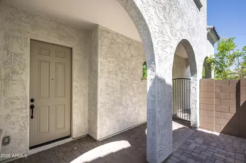 Exterior - 3511 E Crest Ln, Phoenix, AZ 85050 photo 6 of 8