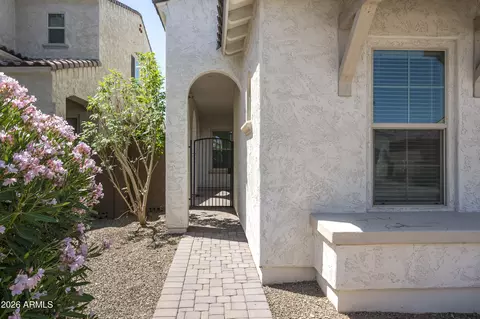 Exterior - 3511 E Crest Ln, Phoenix, AZ 85050 photo 5 of 8