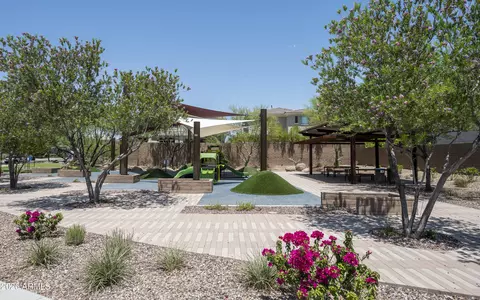 View/Area - 3511 E Crest Ln, Phoenix, AZ 85050 photo 1 of 5