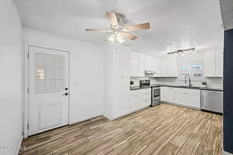 Entry Way - 329 E Juniper St, Mesa, AZ 85201 photo 1 of 1