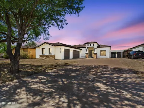 2926 E Hartford Ave, Phoenix, AZ 85032
