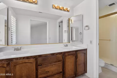 Bath - 1317 E Colter St, Phoenix, AZ 85014 photo 3 of 4