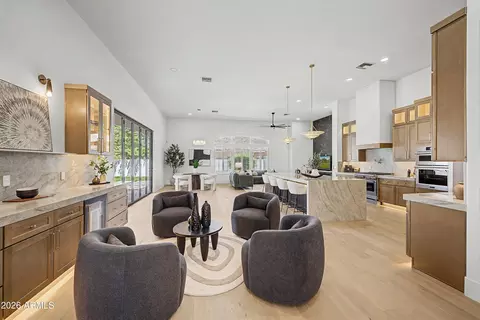 700 N Dobson Rd #11, Chandler, AZ 85224