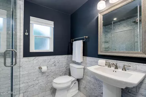Bath - 3445 E Oregon Ave, Phoenix, AZ 85018 photo 1 of 3