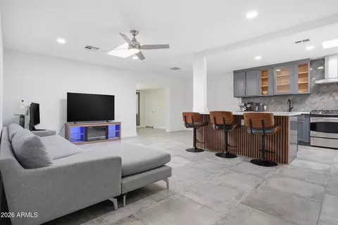 4628 E Holly St, Phoenix, AZ 85008