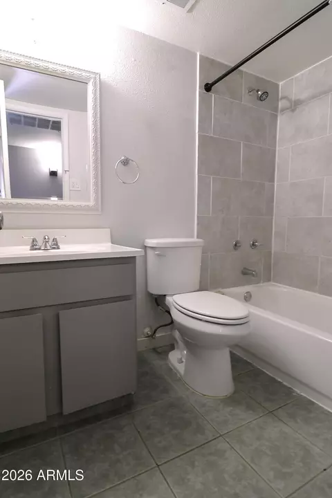 Bath - 4722 E Chambers St, Phoenix, AZ 85040 photo 3 of 3