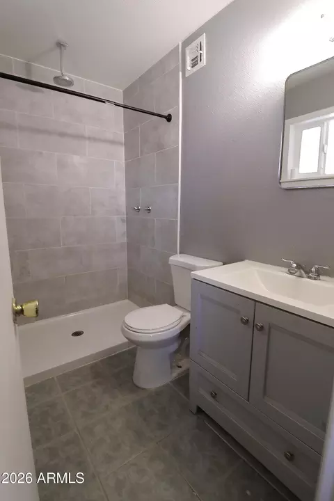 Bath - 4722 E Chambers St, Phoenix, AZ 85040 photo 1 of 3