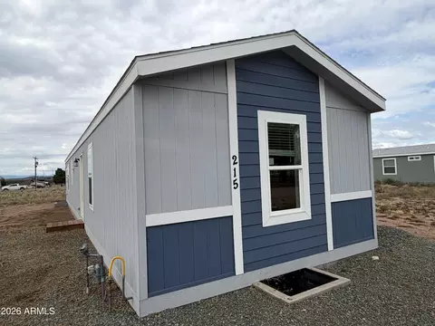 215 W Venice Way, Paulden, AZ 86334