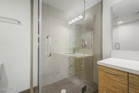 Bath - 535 W Thomas Rd #513, Phoenix, AZ 85013 photo 2 of 4