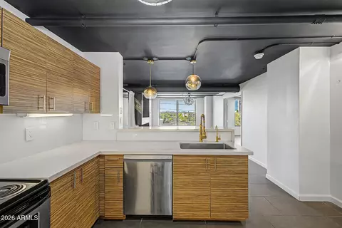 Kitchen - 535 W Thomas Rd #513, Phoenix, AZ 85013 photo 3 of 5