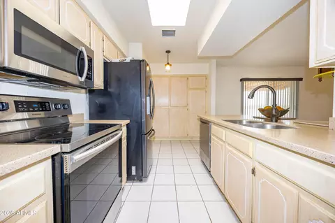 Kitchen - 8169 E Larson Rd, Hereford, AZ 85615 photo 3 of 4