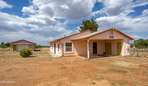 8169 E Larson Rd, Hereford, AZ 85615