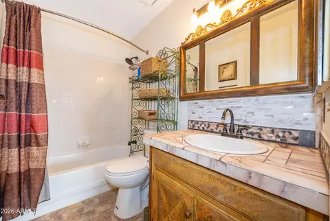 Bath - 8169 E Larson Rd, Hereford, AZ 85615 photo 1 of 3