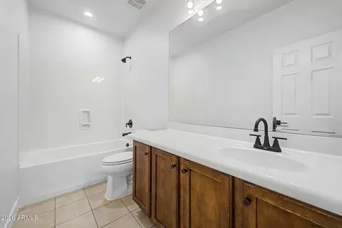 Bath - 3113 E Chisum Ln, Gilbert, AZ 85297 photo 2 of 2