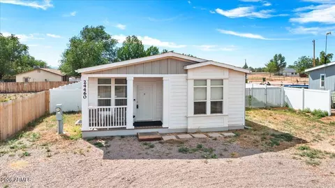 24460 N Marblehead Ave, Paulden, AZ 86334