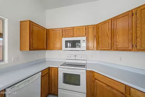 Kitchen - 4135 E Anderson Dr, Phoenix, AZ 85032 photo 3 of 4