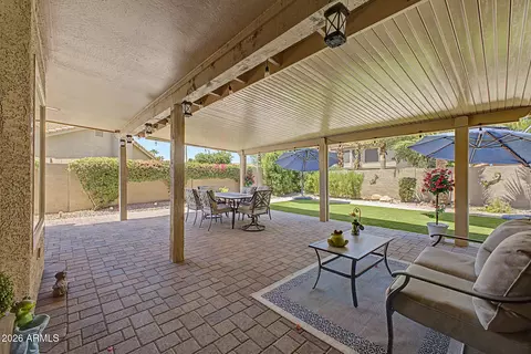 Exterior - 1037 S Scallop Dr, Gilbert, AZ 85233 photo 4 of 9