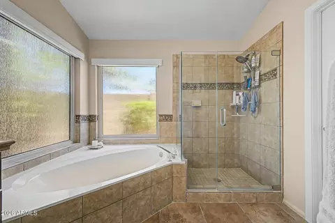 Bath - 1037 S Scallop Dr, Gilbert, AZ 85233 photo 3 of 4