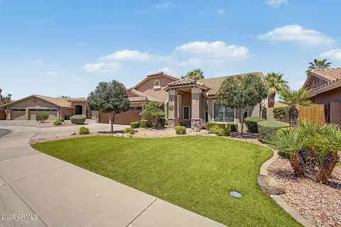 Exterior - 1037 S Scallop Dr, Gilbert, AZ 85233 photo 2 of 9