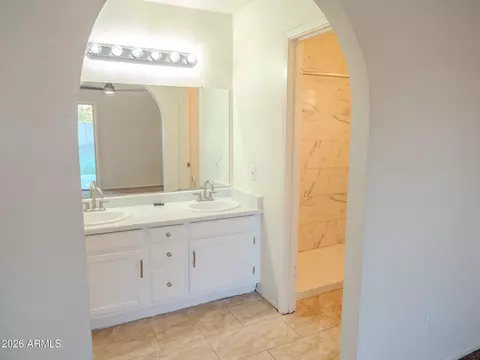 Bath - 5002 E Fairbrook St, Mesa, AZ 85205 photo 2 of 5