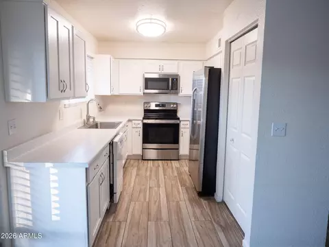 Kitchen - 5002 E Fairbrook St, Mesa, AZ 85205 photo 1 of 2