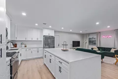 1535 W Lawrence Rd, Phoenix, AZ 85015