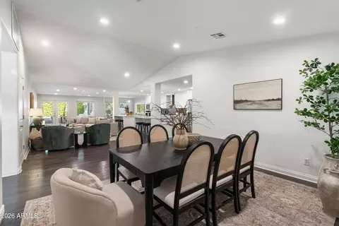 Dining - 2945 N 47th Pl, Phoenix, AZ 85018 photo 2 of 3