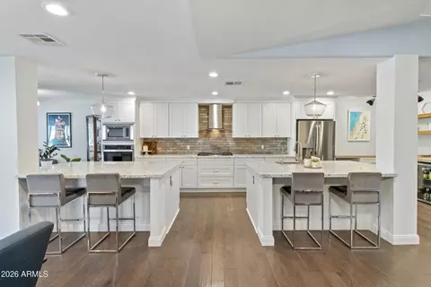 2945 N 47th Pl, Phoenix, AZ 85018