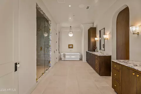 Bath - 5402 E Lafayette Blvd, Phoenix, AZ 85018 photo 1 of 2