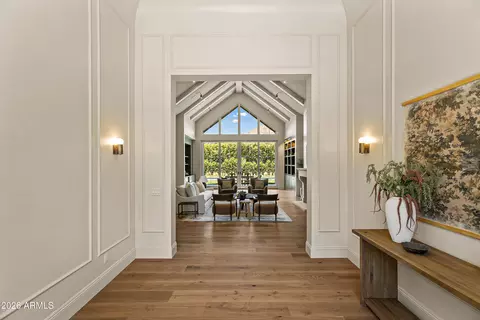 Entry Way - 5402 E Lafayette Blvd, Phoenix, AZ 85018 photo 2 of 3