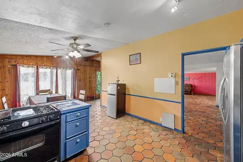 Kitchen - 1019 E Northview Ave, Phoenix, AZ 85020 photo 3 of 3