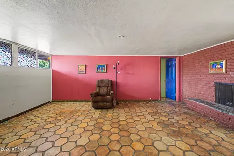 Living - 1019 E Northview Ave, Phoenix, AZ 85020 photo 2 of 3