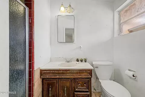 Bath - 1019 E Northview Ave, Phoenix, AZ 85020 photo 1 of 3