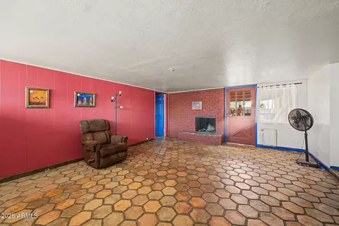 Living - 1019 E Northview Ave, Phoenix, AZ 85020 photo 1 of 3