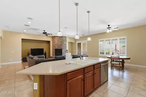 Kitchen - 11427 E Stanton Cir, Mesa, AZ 85212 photo 7 of 9