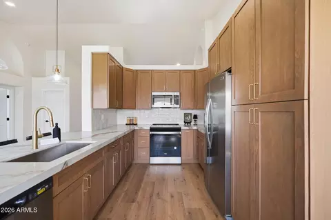 Kitchen - 519 W Comstock Dr, Gilbert, AZ 85233 photo 2 of 3
