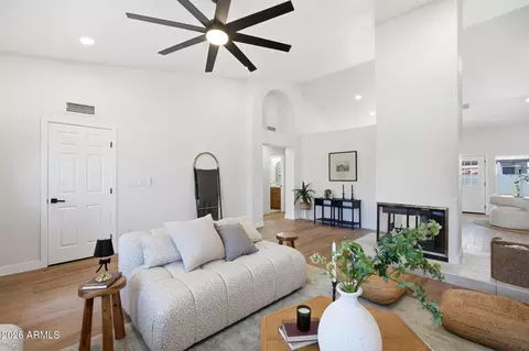 Living - 519 W Comstock Dr, Gilbert, AZ 85233 photo 2 of 3