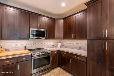 Kitchen - 1527 E Gary Way, Phoenix, AZ 85042 photo 5 of 6