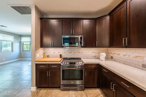Kitchen - 1527 E Gary Way, Phoenix, AZ 85042 photo 6 of 6