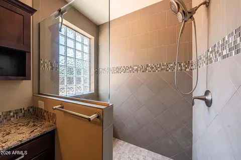 Bath - 1527 E Gary Way, Phoenix, AZ 85042 photo 2 of 4