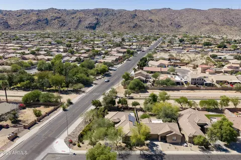 View/Area - 1527 E Gary Way, Phoenix, AZ 85042 photo 3 of 4