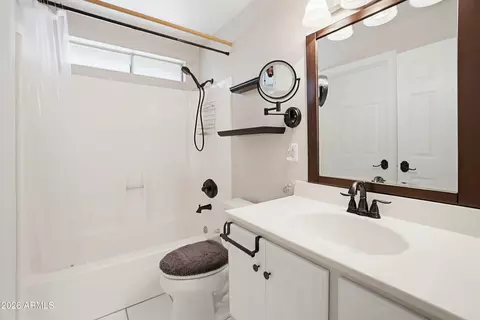 Bath - 4321 E Pipa St, Phoenix, AZ 85044 photo 1 of 1