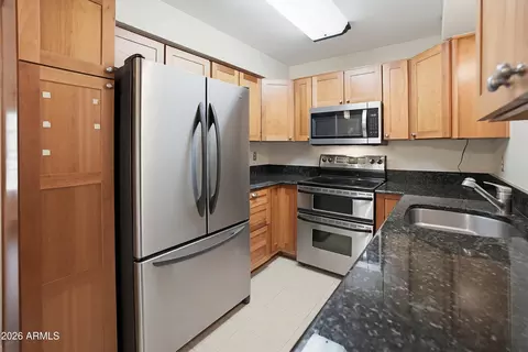 Kitchen - 4321 E Pipa St, Phoenix, AZ 85044 photo 2 of 4