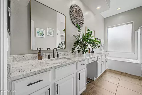 Bath - 4272 E Buckboard Rd, Gilbert, AZ 85297 photo 1 of 3