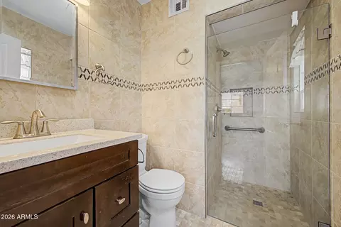 Bath - 6527 N 20th Ave, Phoenix, AZ 85015 photo 1 of 2