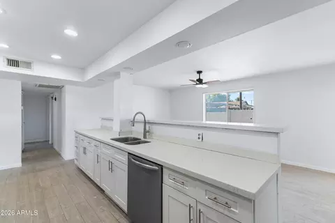 860 W Mclellan Rd, Mesa, AZ 85201